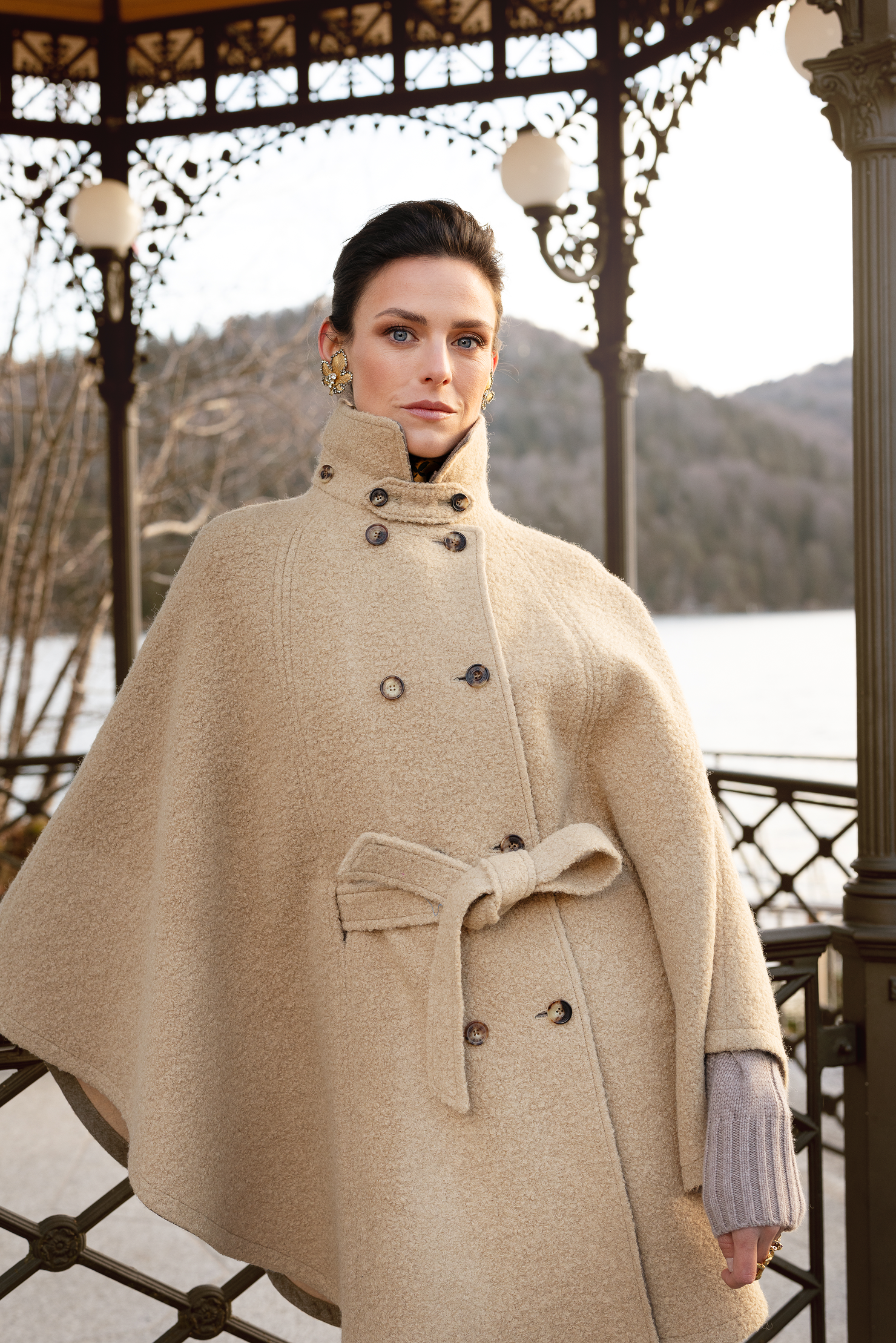 Cape Franziska – Luxurious wool cape for women | Craftsmanship & style