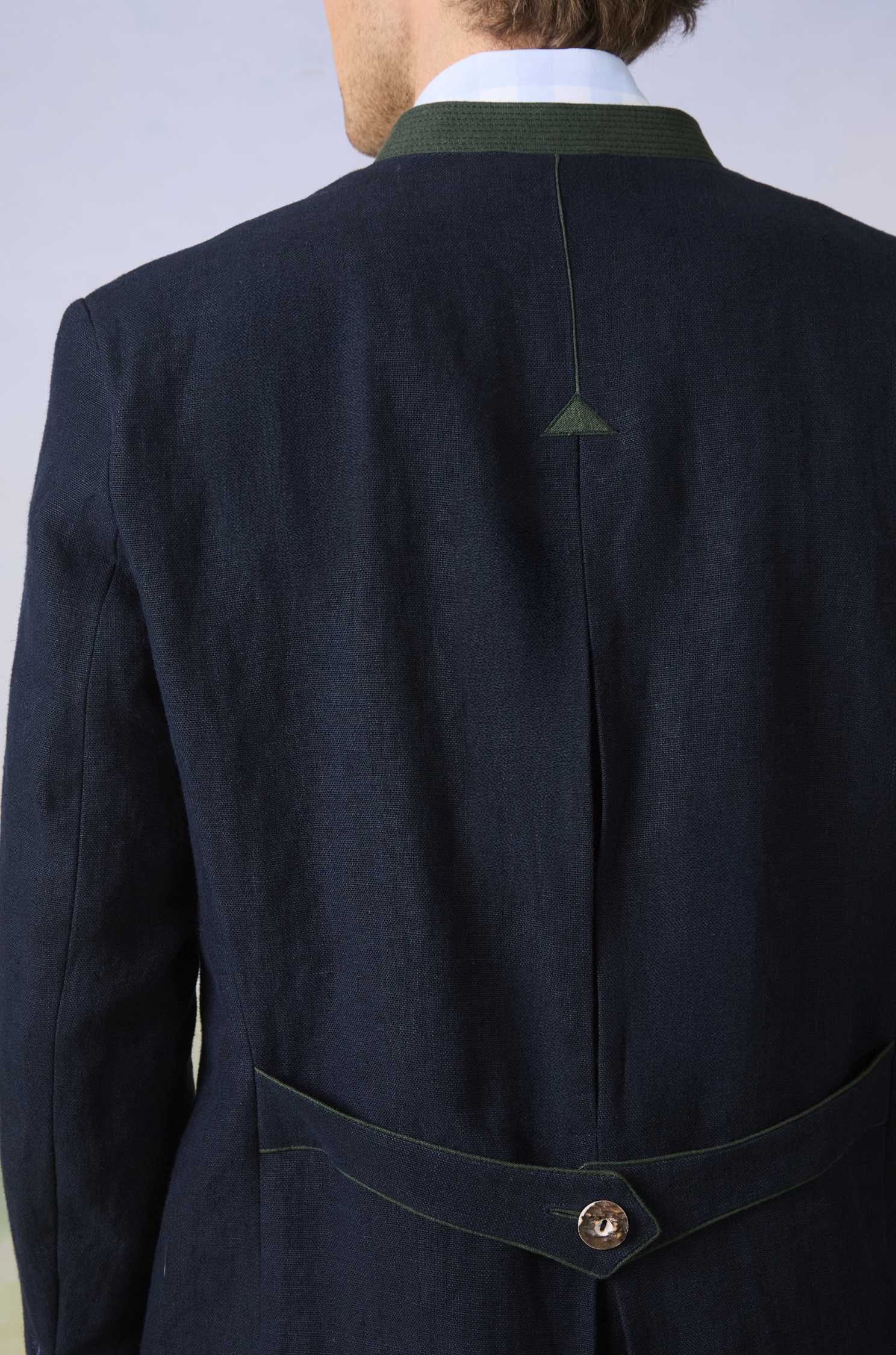 Johann Karl in Bauernleinen