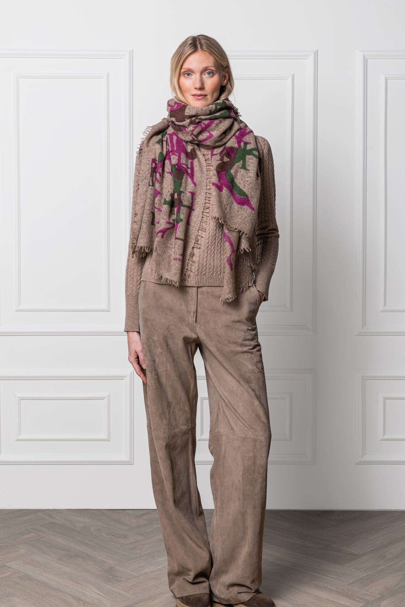 Cashmere Scarf with Deer-Print